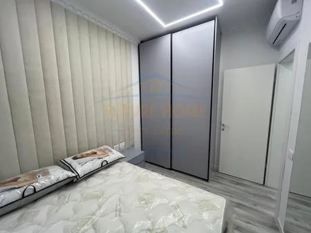 Tirane, jepet me qera apartament 2+1 Kati 2, 113 m² 1.000 € 