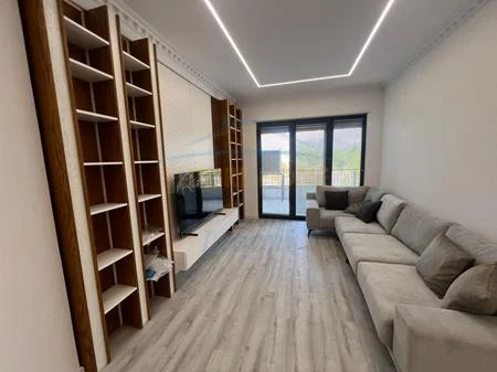 Tirane, jepet me qera apartament 2+1 Kati 2, 113 m² 1.000 € 