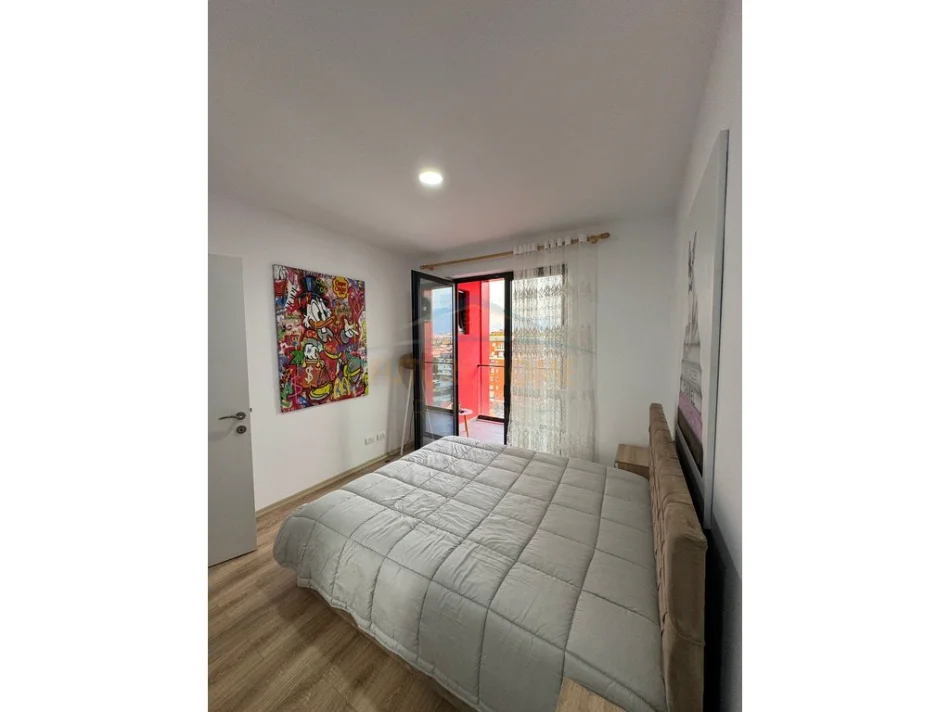 Tirane, jepet me qera apartament 1+1 Kati 7, 65 m² 520 € 