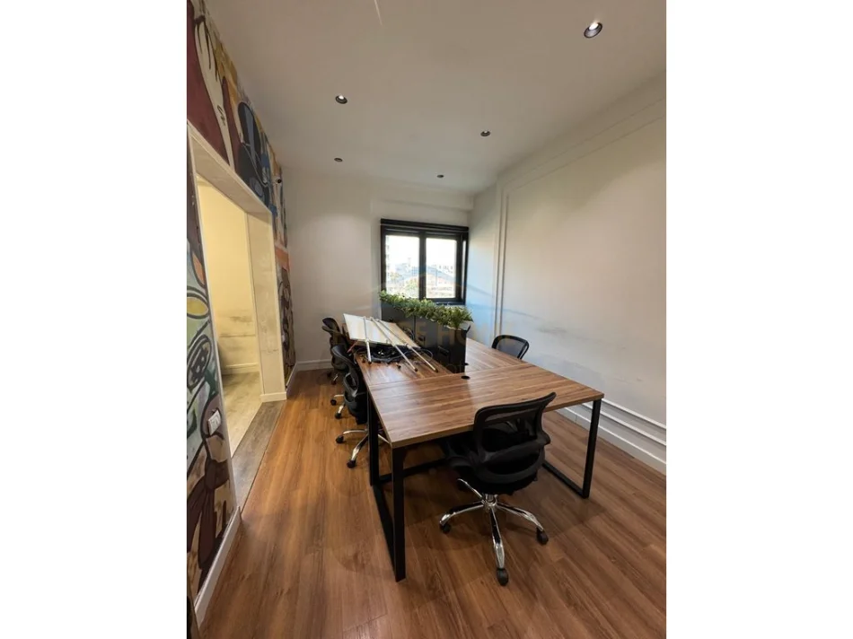 Tirane, jepet me qera zyre Kati 1, 211 m² 2.000 € (Unaza e Re, Rezidenca Future Home)