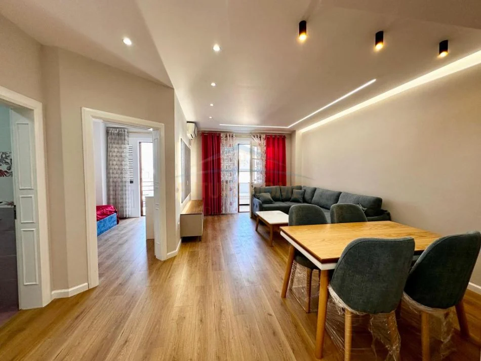 Tirane, shitet apartament 1+1+Ballkon Kati 1, 76 m² 140.000 € (Kodra e Diellit)