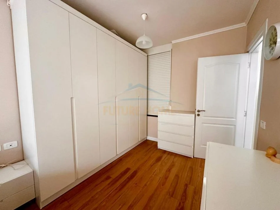 Tirane, jap me qera apartament duplex 2+1 Kati 1, 109 m² 700 € (Kodra e Diellit 2)