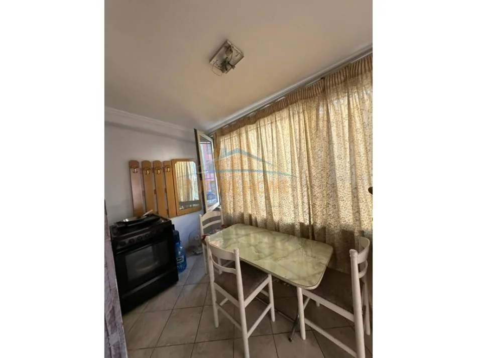 Tirane, jepet me qera apartament 1+1 Kati 0, 56 m² 400 € 
