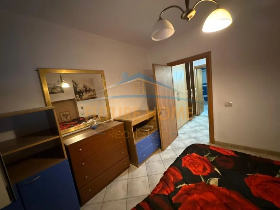 Tirane, jepet me qera apartament 1+1 Kati 0, 56 m² 400 € 
