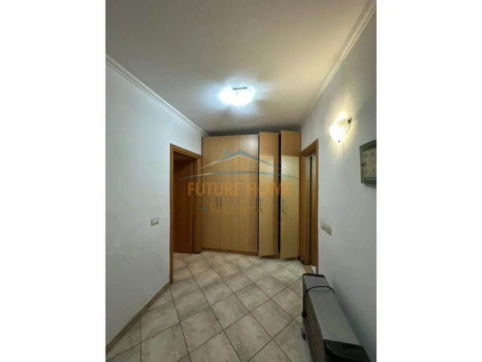 Tirane, jepet me qera apartament 1+1 Kati 0, 56 m² 400 € 