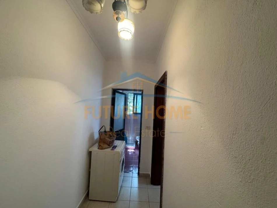 Shkembi Kavajes, shitet apartament 1+1 Kati 4, 52 m² 65.000 €