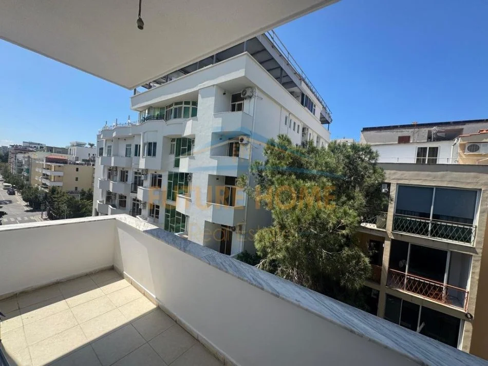 Shkembi Kavajes, shitet apartament 1+1 Kati 4, 52 m² 65.000 €