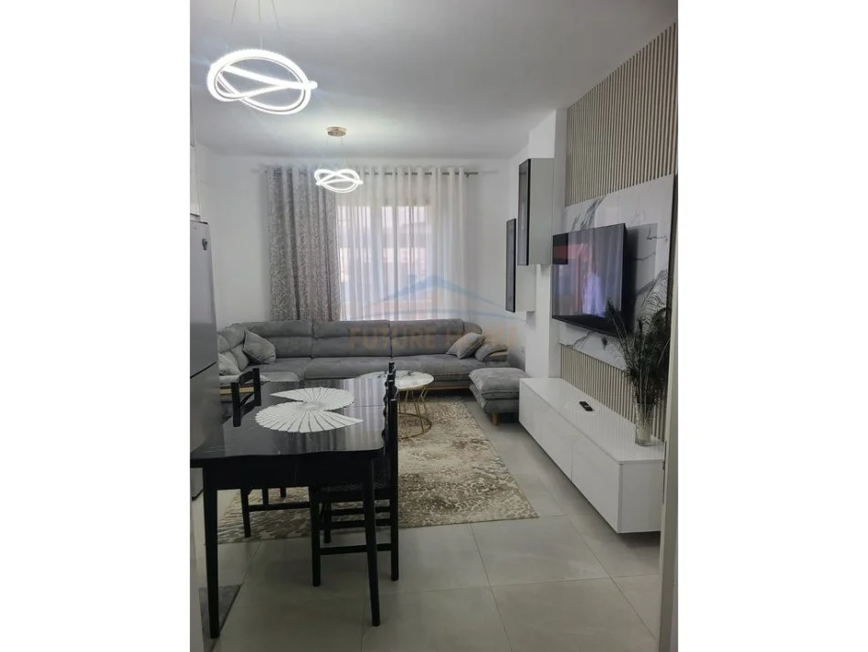 Tirane, shitet apartament 3+1 Kati 4, 93 m² 160.000 € 