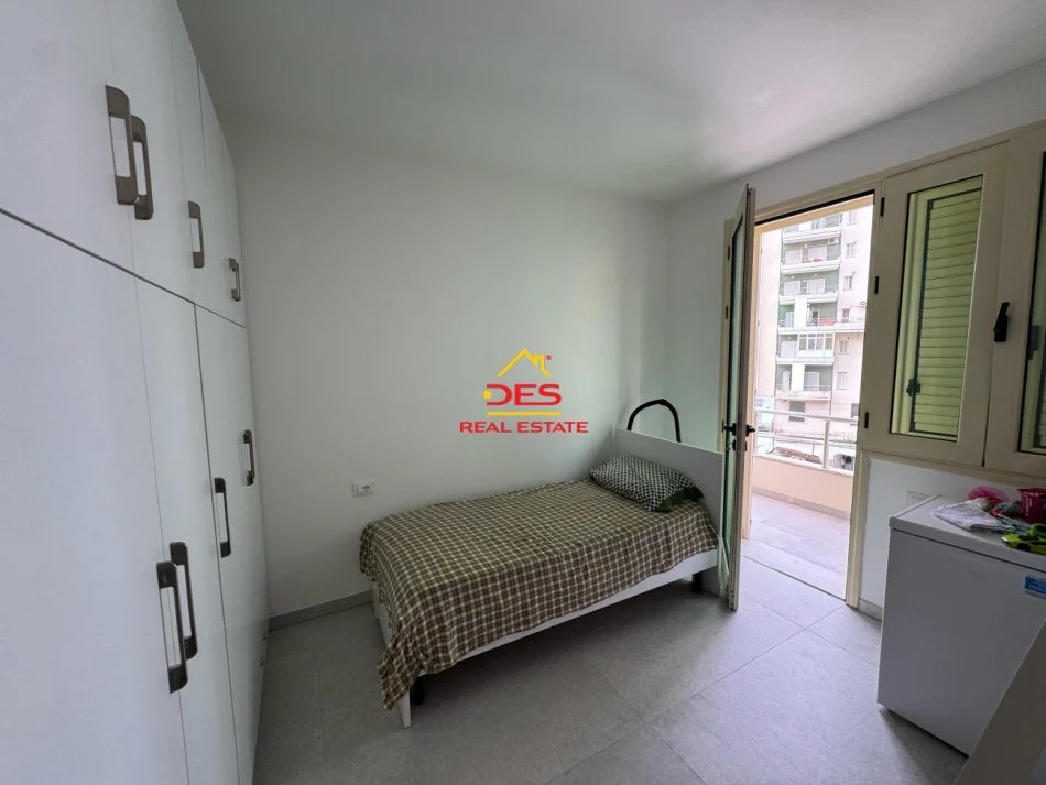 Vlore, shitet apartament 2+1+Ballkon Kati 0, 114 m² 200.000 € (Rruga Murat Tërbaçi)