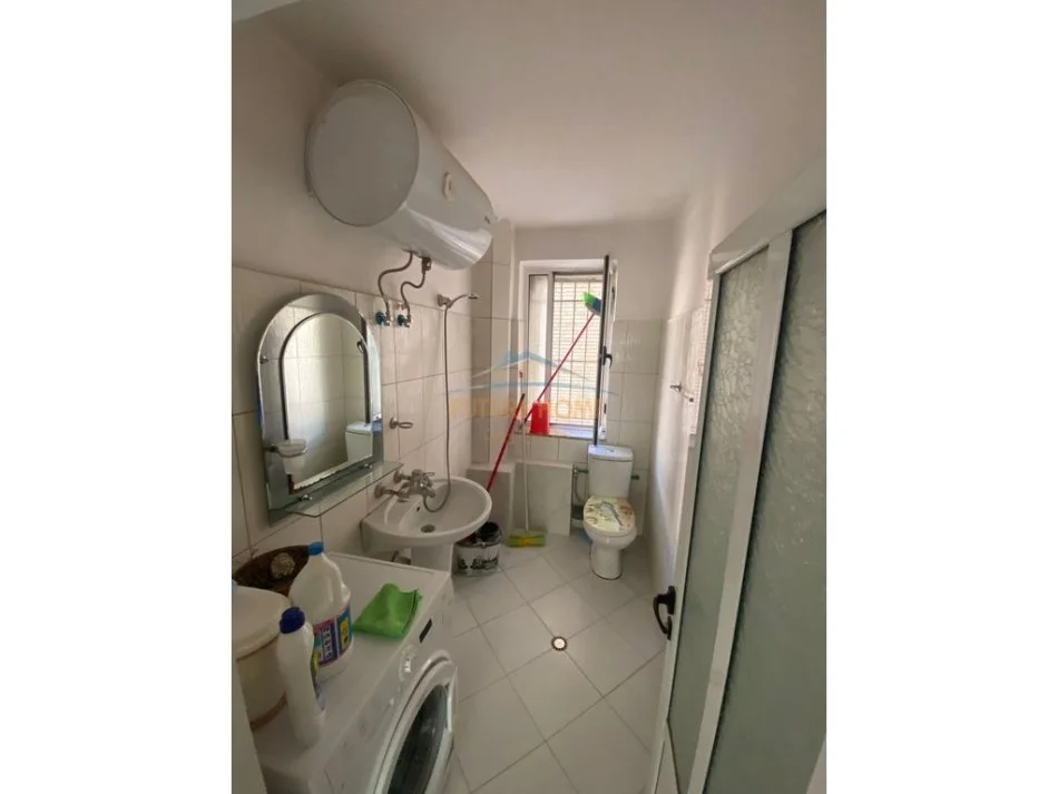 Tirane, jepet me qera apartament 2+1 Kati 2, 80 m² 550 € 