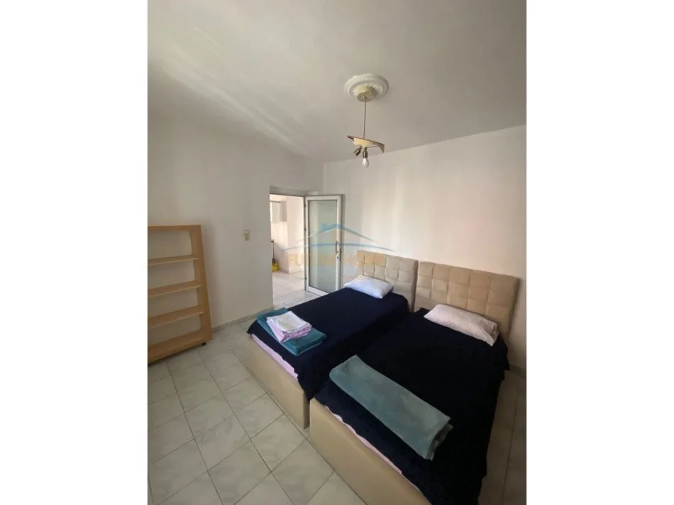 Tirane, jepet me qera apartament 2+1 Kati 2, 80 m² 550 € 