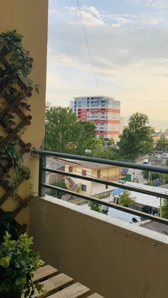 Vlore, jepet me qera apartament 2+1+Ballkon Kati 4, 98 m² 440 € (Gjergj Arianiti)