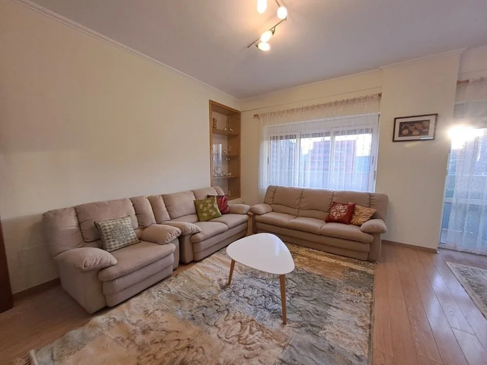 Tirane, jepet me qera apartament 2+1 Kati 7, 97 m² 750 € 