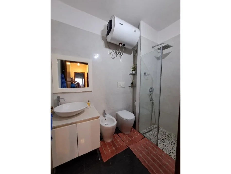 Tirane, jepet me qera apartament 2+1 Kati 7, 97 m² 750 € 