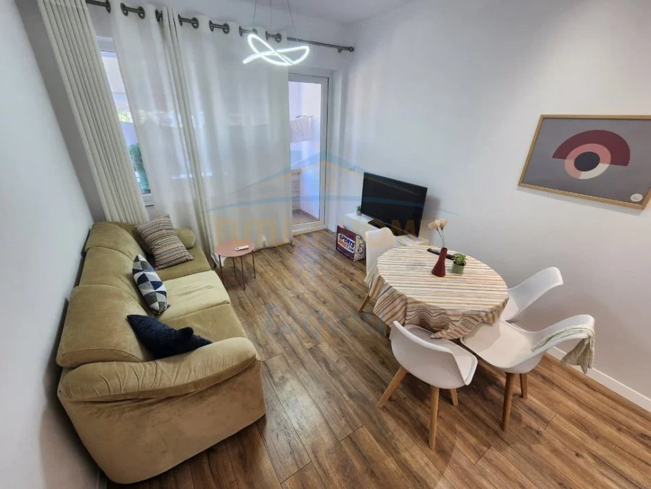 Qera, Apartament 1+1, Myslym Shyri, Tiranë