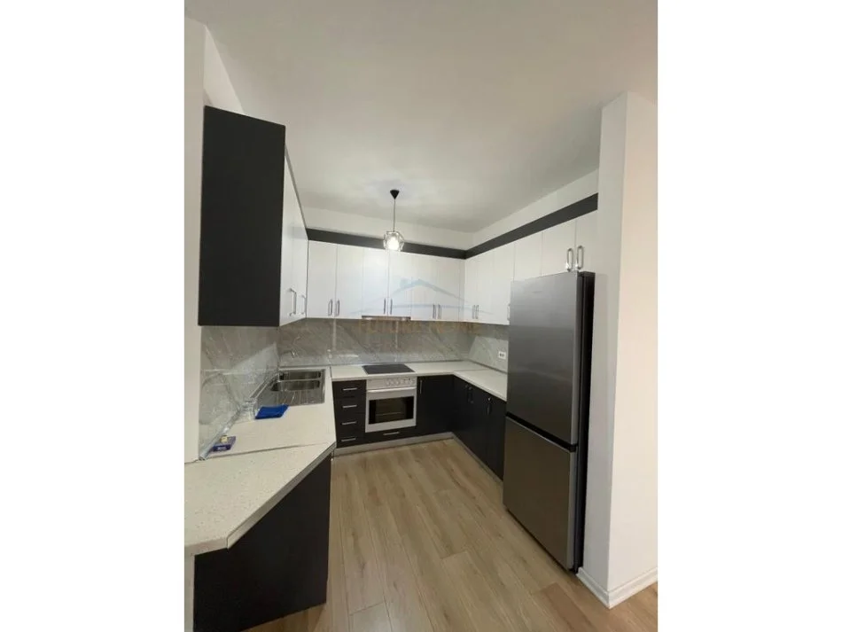 Tirane, shitet apartament 2+1 Kati 5, 125 m² 180.000 € (Grand Gallery, Yzberisht)