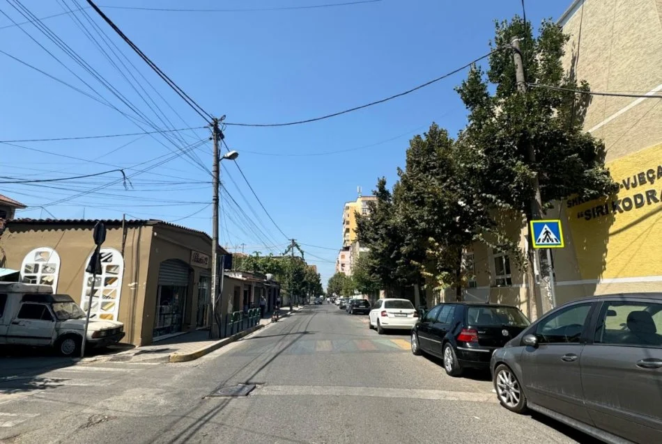 jepet me qera apartament 2+1+Ballkon Kati 2, 78 m² 450 € (Siri Kodra)