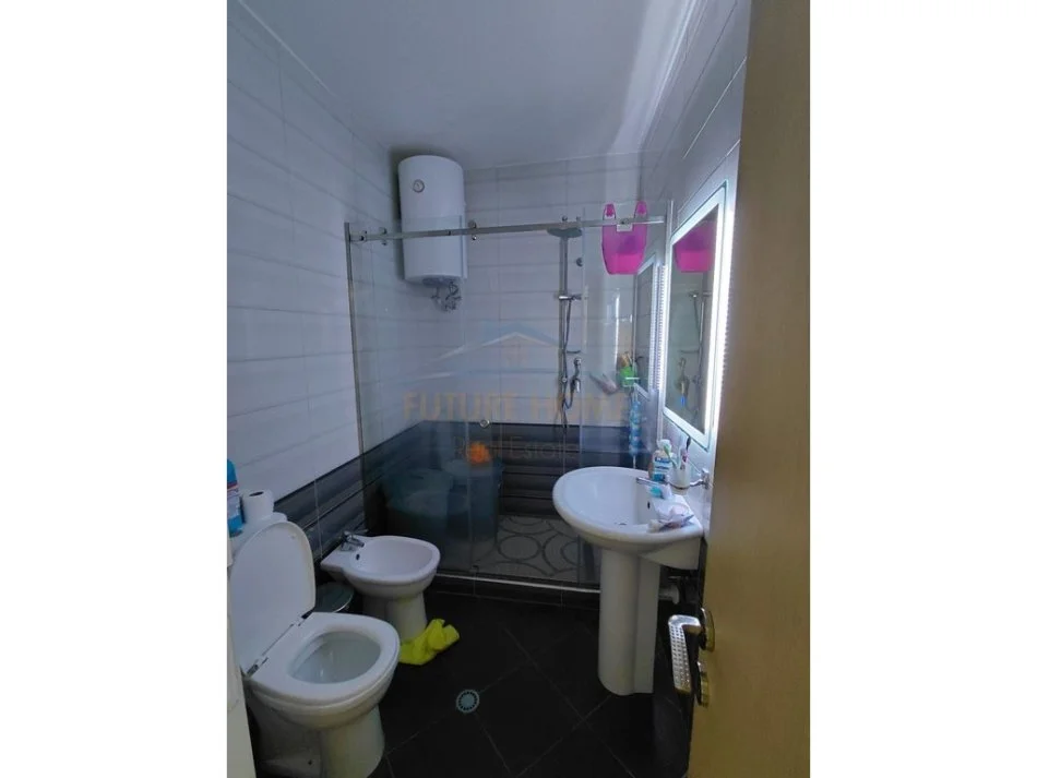 Durres, jepet me qera apartament 2+1+Aneks+Ballkon Kati 1, 140 m² 700 € 