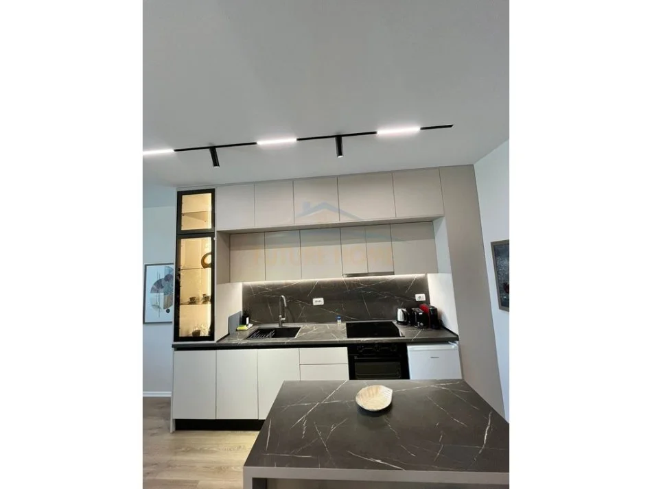 Durres, jepet me qera apartament 1+1+Ballkon Kati 11, 95 m² 1.000 € (Vollga, Durres)