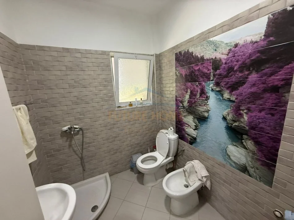 Pogradec, jepet me qera shtepi 2+1+Aneks+Ballkon Kati 4, 400 € (Rruga Sulo Starovari)