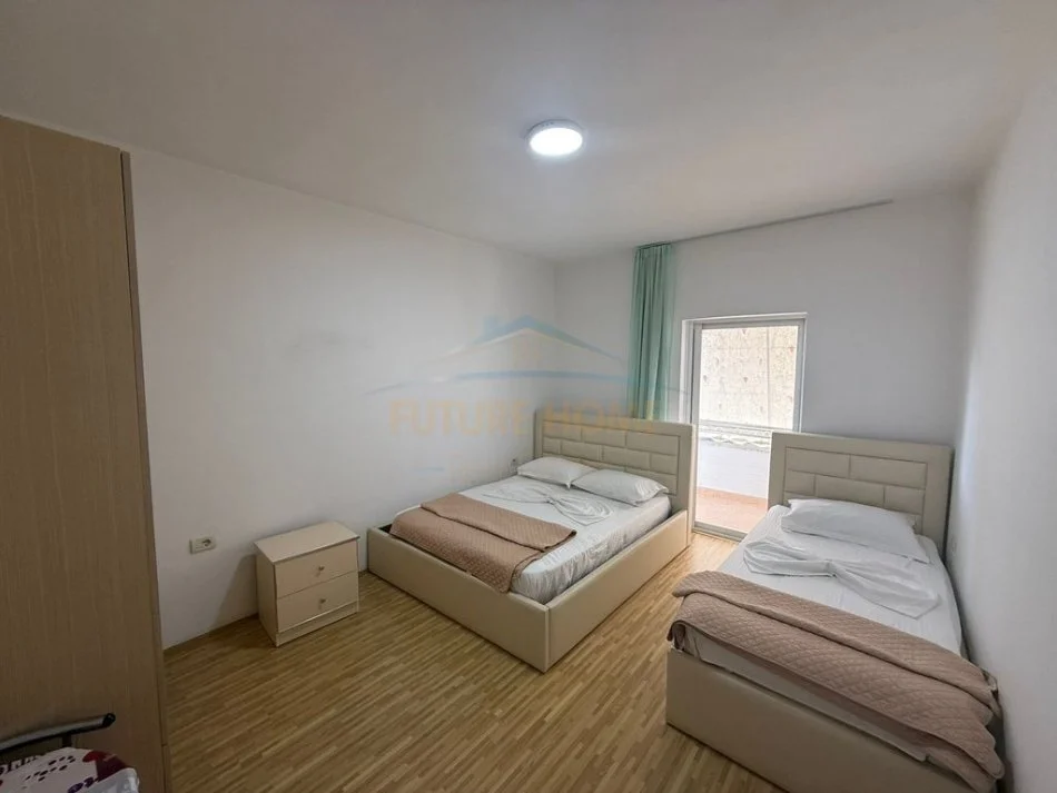 Pogradec, jepet me qera shtepi 2+1+Aneks+Ballkon Kati 4, 400 € (Rruga Sulo Starovari)