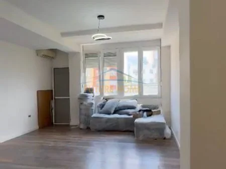 Tirane, shitet apartament 1+1 Kati 3, 50 m² 105.000 € (RRUGA ARKITEKT SINA)