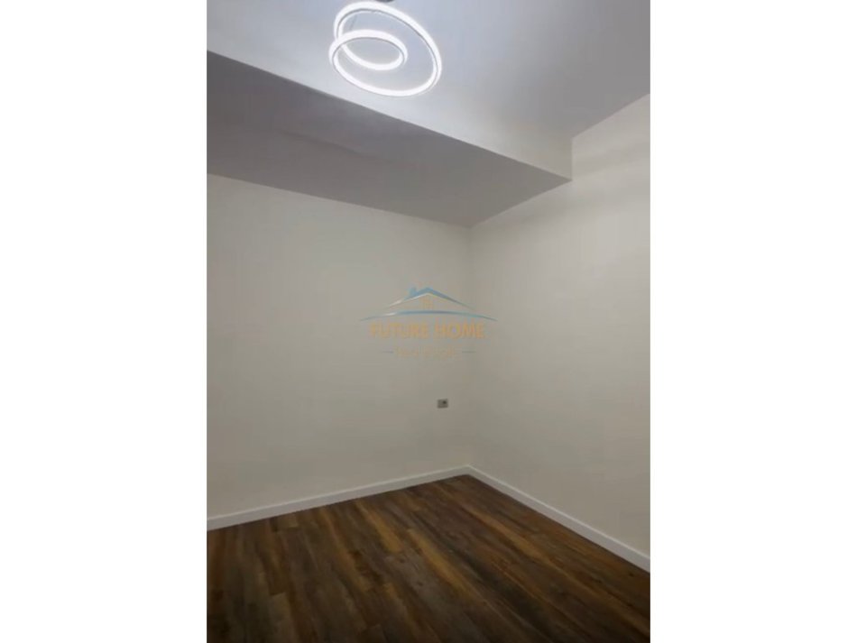 Tirane, shitet apartament 1+1+Ballkon Kati 3, 50 m² 105.000 € (xhamllik)