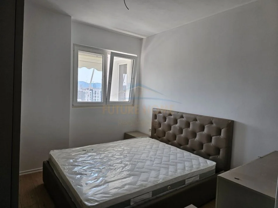 Tirane, shitet apartament 1+1+Ballkon Kati 10, 66 m² 115.000 € (Rruga 5 Maji)