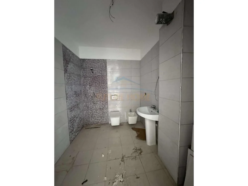 Tirane, shitet apartament 1+1 Kati 10, 71 m² 159.000 € (KOMPLEKSI SINANI)