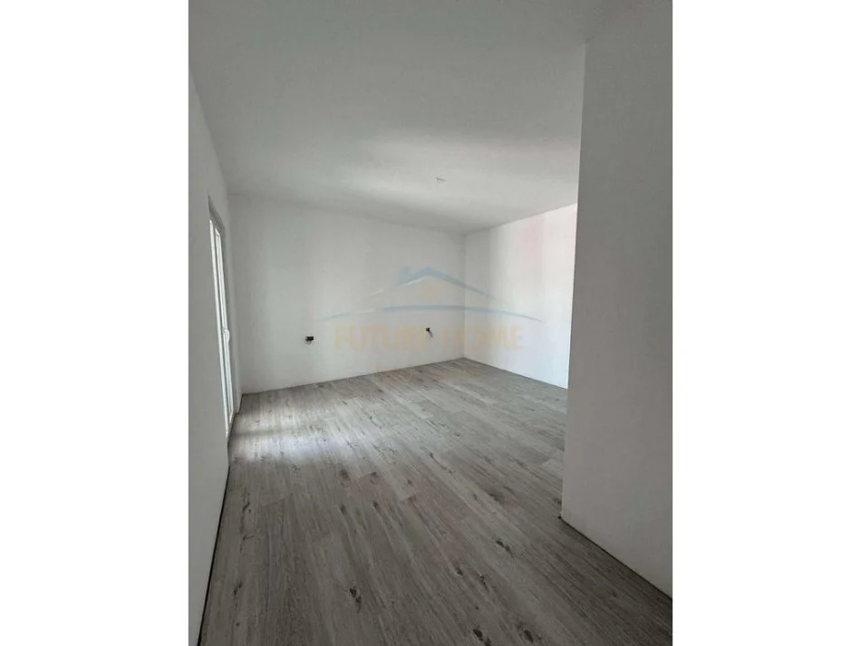 Tirane, shitet apartament 1+1 Kati 10, 71 m² 159.000 € (KOMPLEKSI SINANI)