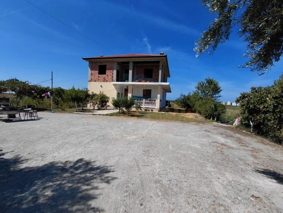 Spille, shitet shtepi 4+1 Kati 0, 310 m² 420.000 € (Spille, Kavaje)