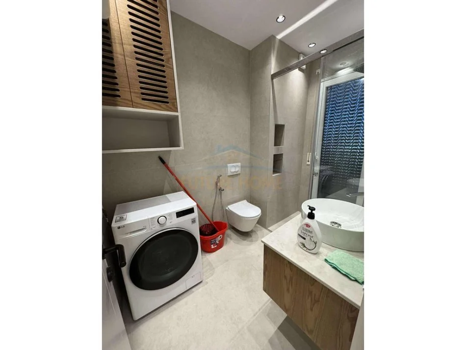 Tirane, jap me qera apartament 1+1+2 Poste Parkimi  Kati 2, 74 m² 650 € (Kompleksi jolla)  UNA56746