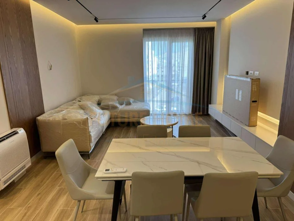 Tirane, jap me qera apartament 1+1+2 Poste Parkimi  Kati 2, 74 m² 650 € (Kompleksi jolla)  UNA56746