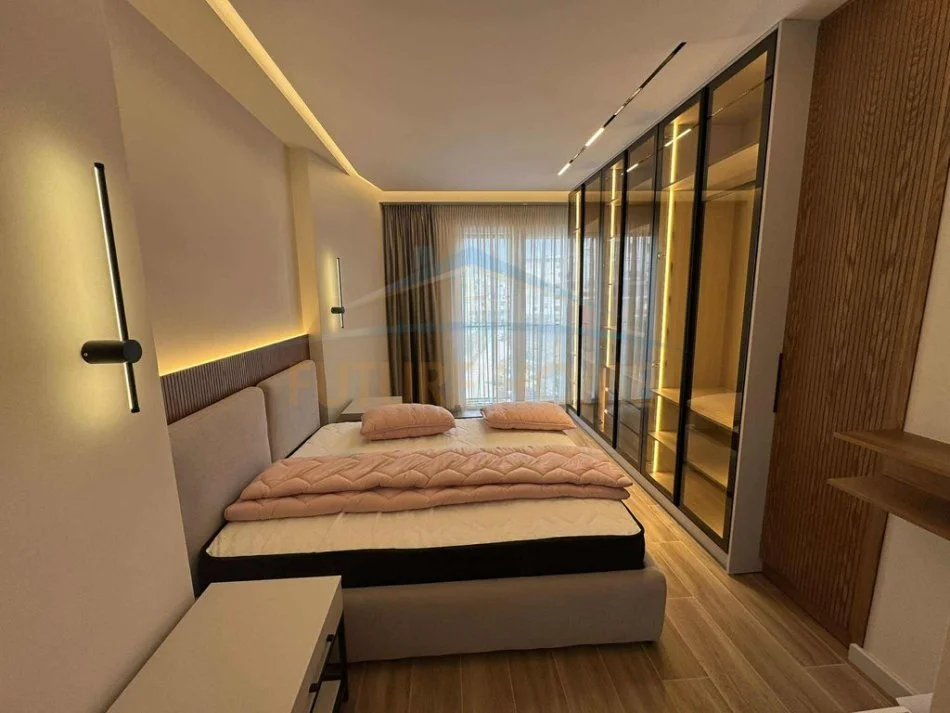 Tirane, jap me qera apartament 1+1+2 Poste Parkimi  Kati 2, 74 m² 650 € (Kompleksi jolla)  UNA56746