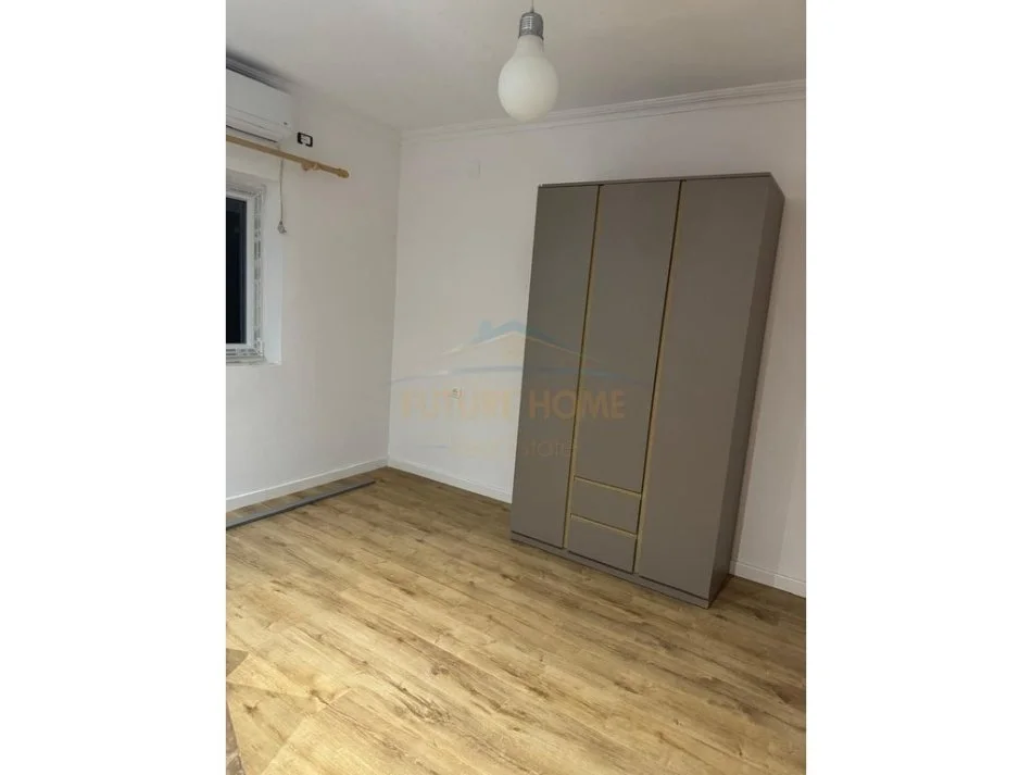 Tirane, jepet me qera apartament 2+1 Kati 3, 85 m² 500 € 