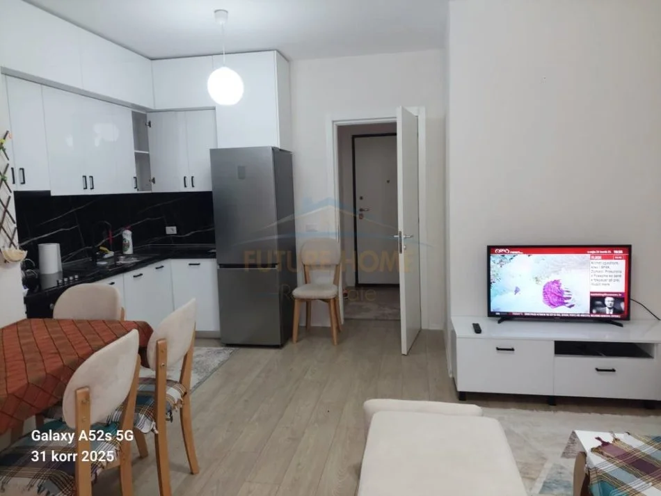 Tirane, jepet me qera apartament 2+1 Kati 2, 90 m² 500 € 