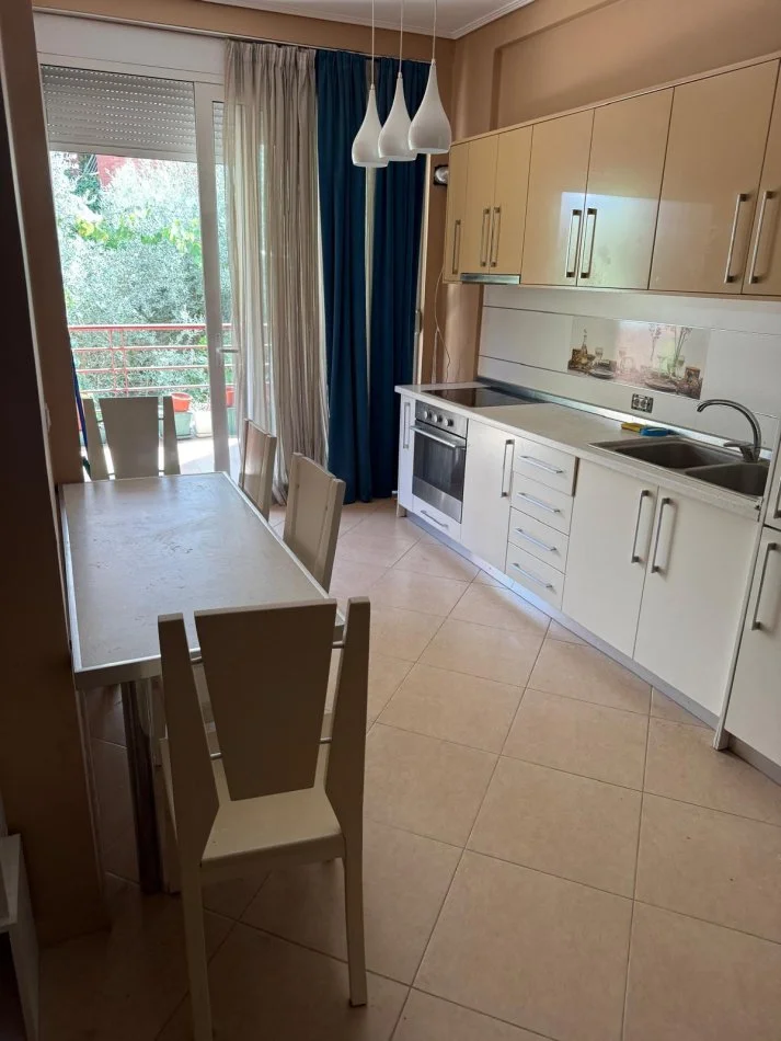 Tirane, jepet me qera apartament 2+1+Ballkon Kati 3, 100 m² 700 € (rrapo hekali)