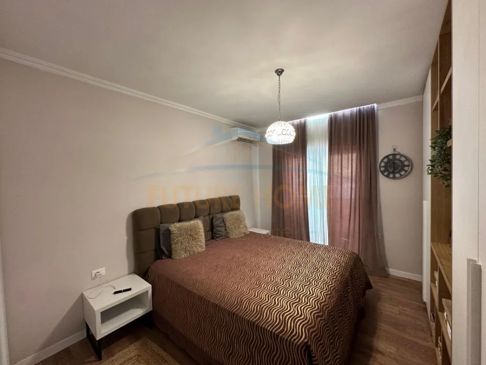 Tirane, jepet me qera apartament 2+1 Kati 3, 80 m² 700 € (BBLOKU I AMBASADAVE)