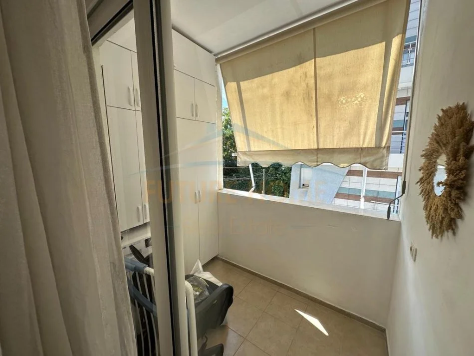 Tirane, jepet me qera apartament 2+1 Kati 3, 700 € 