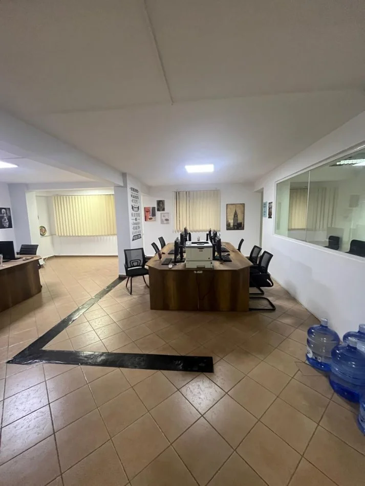 Tirane, jepet me qera zyre Kati 2, 120 m² 800 € (rruga babe rexha)