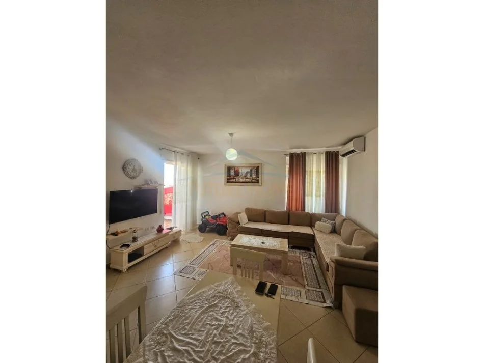 Durres, jepet me qera apartament 1+1 Kati 6, 69 m² 400 € (Vila Koral Plazh , Durrës)