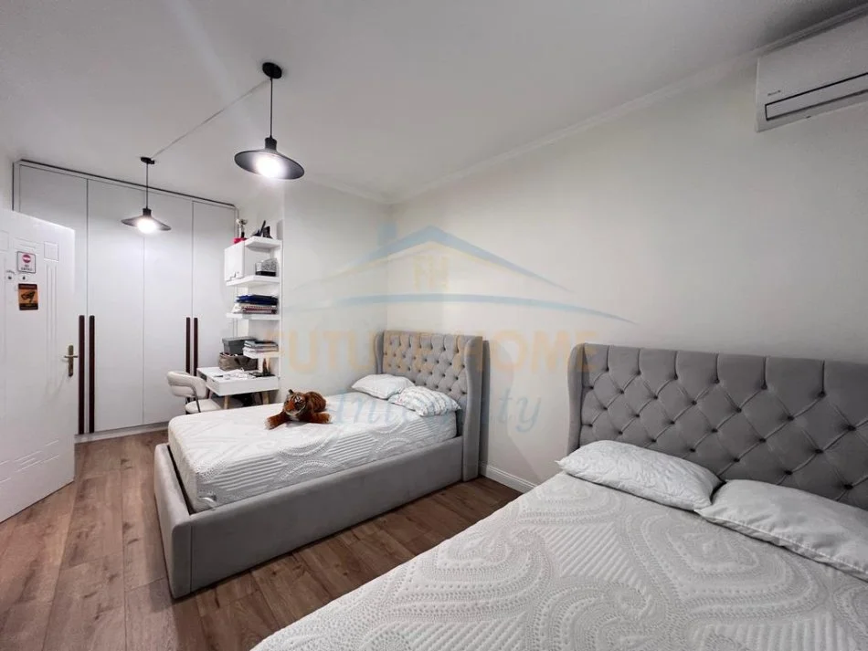 Tirane, jepet me qera apartament 2+1 Kati 2, 124 m² 800 € (Selitë, Tiranë)