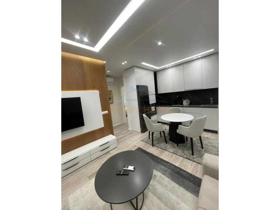 Tirane, jepet me qera apartament 2+1 Kati 7, 100 m² 550 € 