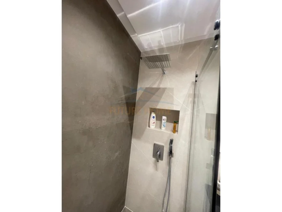 Tirane, jepet me qera apartament 2+1 Kati 7, 100 m² 550 € 