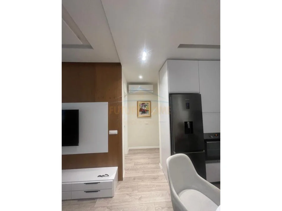 Tirane, jepet me qera apartament 2+1 Kati 7, 100 m² 550 € 