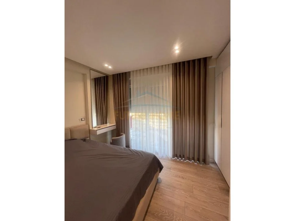 Tirane, jepet me qera apartament 2+1 Kati 7, 100 m² 550 € 