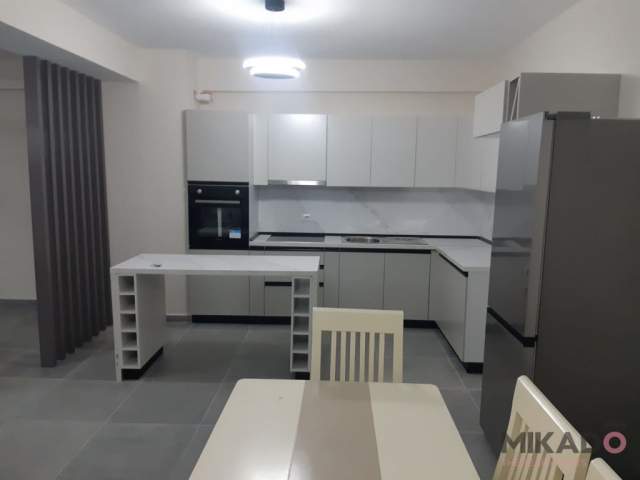 jepet me qera 137 m² 800 Euro