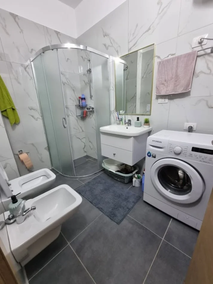 Shqiperi, shes apartament 1+1+Aneks+Ballkon Kati 3, 58 m² 110.000 € (Qerret Mbas Hotel Supreme)