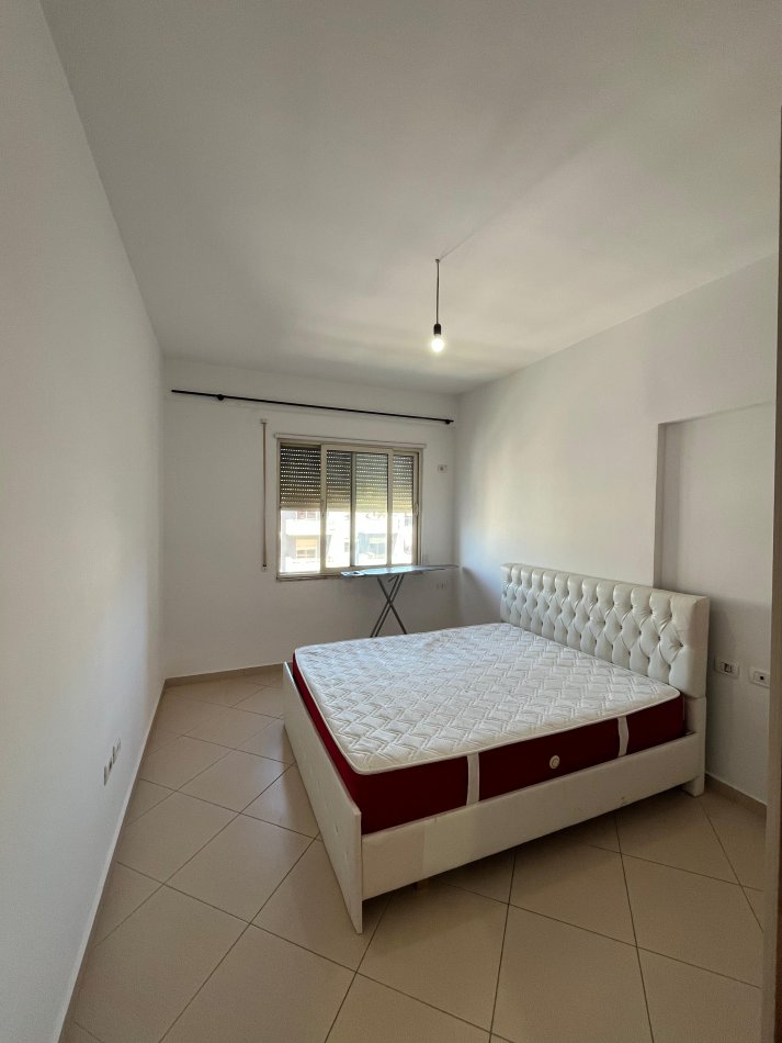 Tirane, shes apartament 1+1+Ballkon Kati 8, 71 m² 110.000 € (Perball amerika 3)