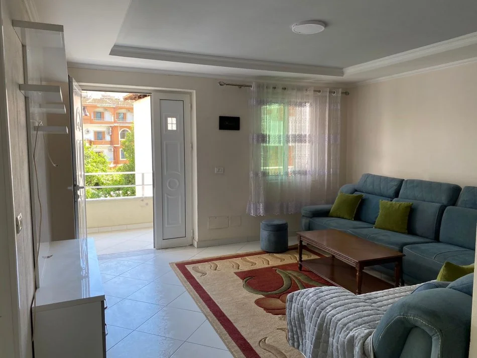 Tirane, jepet me qera apartament 2+1+Ballkon Kati 3, 140 m² 700 € (Don Bosko)